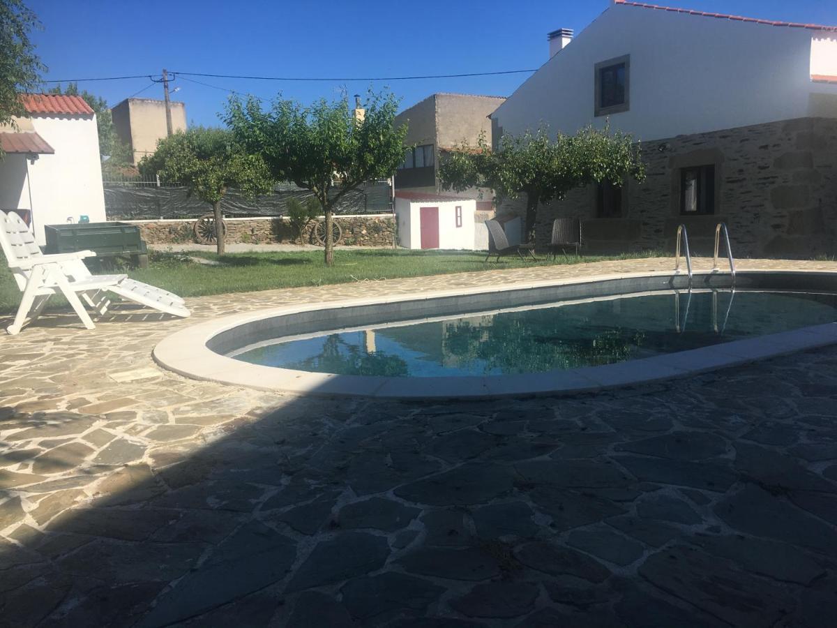 Casadaldeiadalmofala Exteriör bild