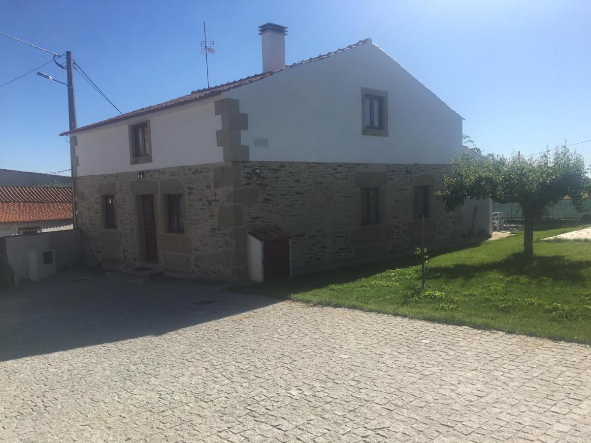 Casadaldeiadalmofala Exteriör bild